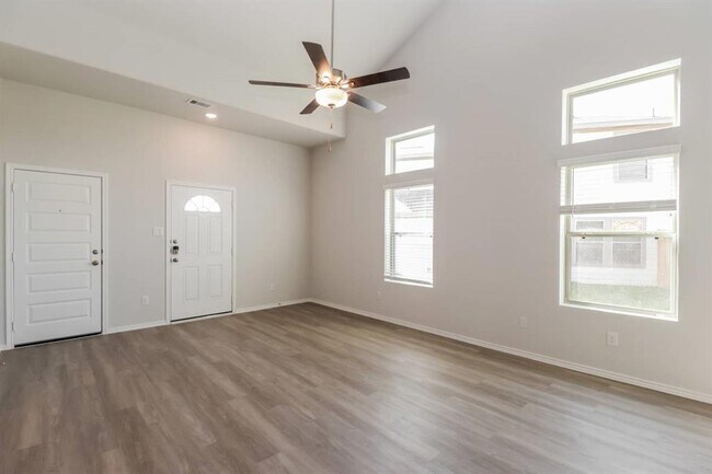 Building Photo - 24910 Aconite Ln