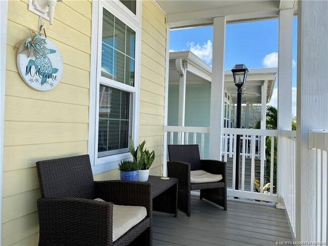 Building Photo - 163 NE Buoy Dr