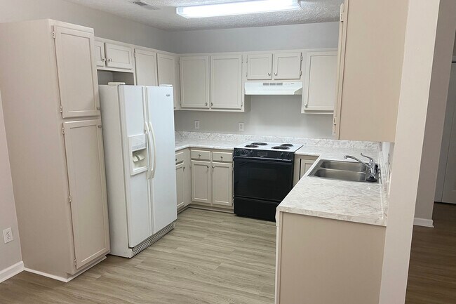 Building Photo - 2721 Ashby Dr