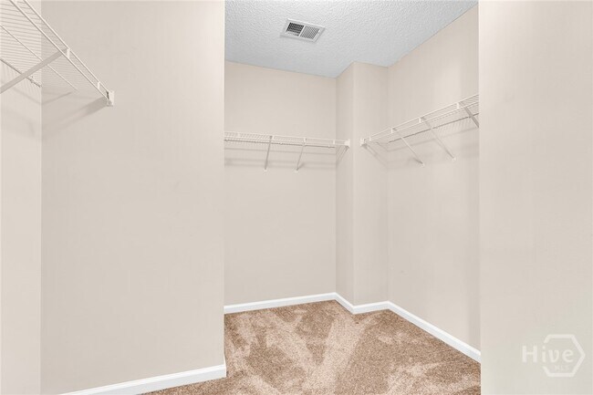 Building Photo - 16 Bushwood Dr