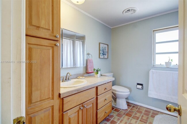 Building Photo - 133 Valois Blvd