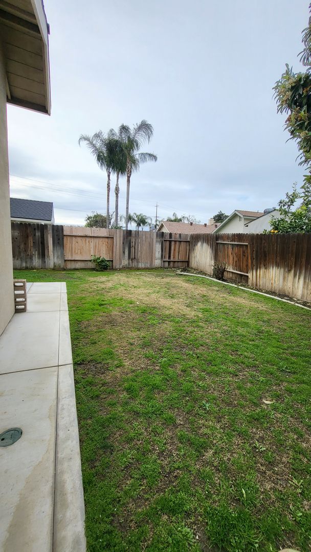 Building Photo - 6601 Camphor Ct