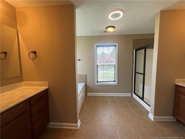 Building Photo - 404 Windover Dr