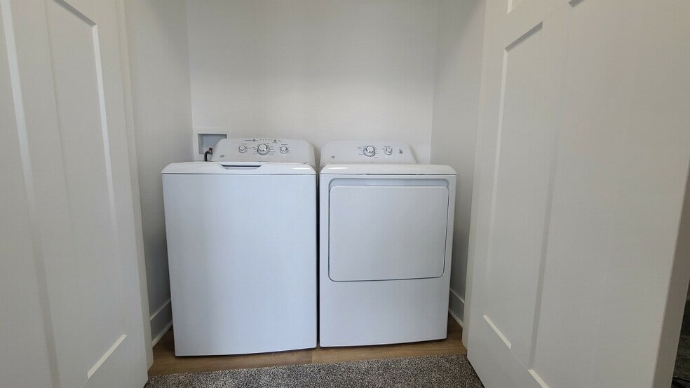 Building Photo - 109 Hillcrest Ave