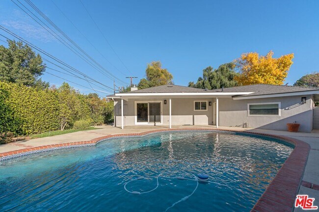 Building Photo - 22563 Tiara St