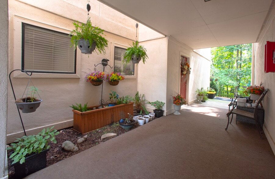 Condo Covered Exterior - 1101 Old Hammond Chase