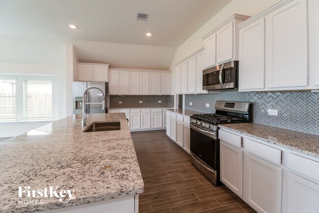 Building Photo - 15006 Lake Shore Ave