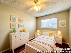 Building Photo - 311 E San Antonio Ave