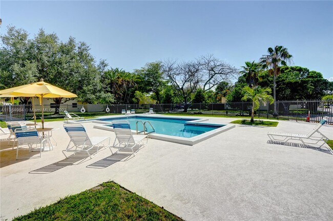 Building Photo - 8483 SW 137th Ave