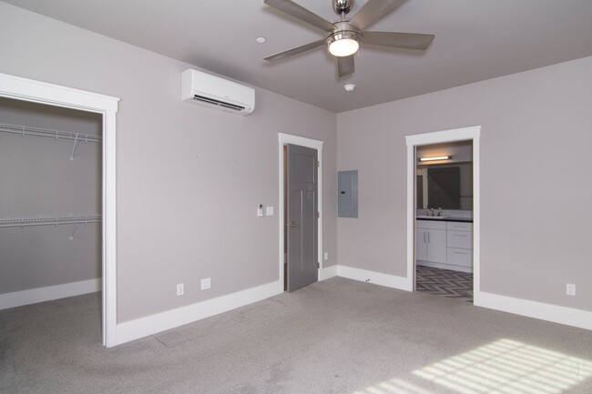 Building Photo - Liberty Lake Stonehill Luxury Condo in the...
