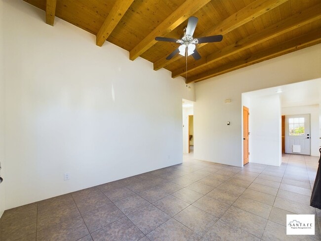 Building Photo - Single Level, Single Family Home Available Now!