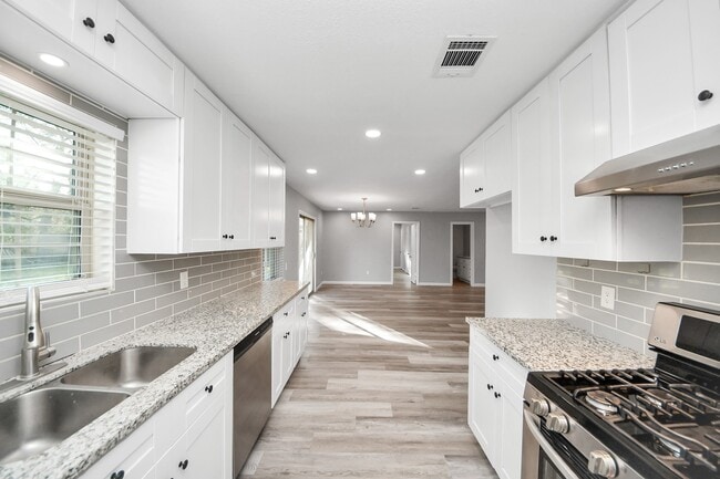 Building Photo - 7922 Sheree St