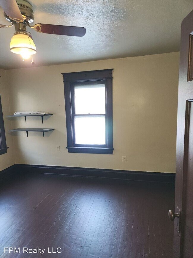 Building Photo - 4 br, 1 bath House - 73 Villa Street 1