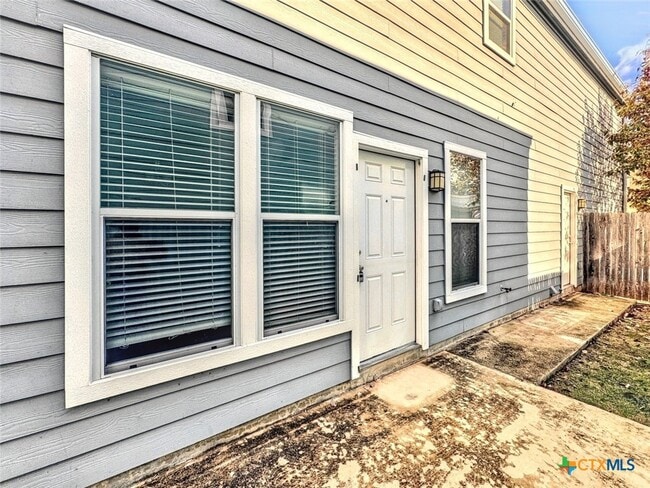 Building Photo - 338 Trestle Tree