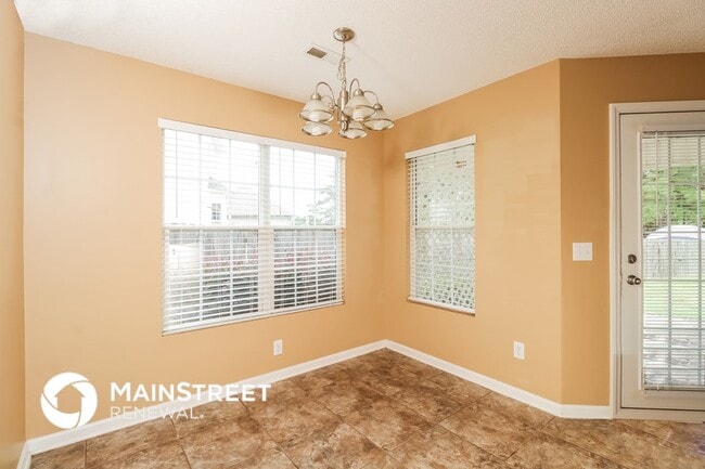 Building Photo - 604 Nova Ave