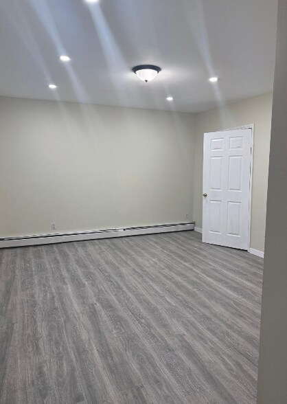 Building Photo - 832 Herkimer St