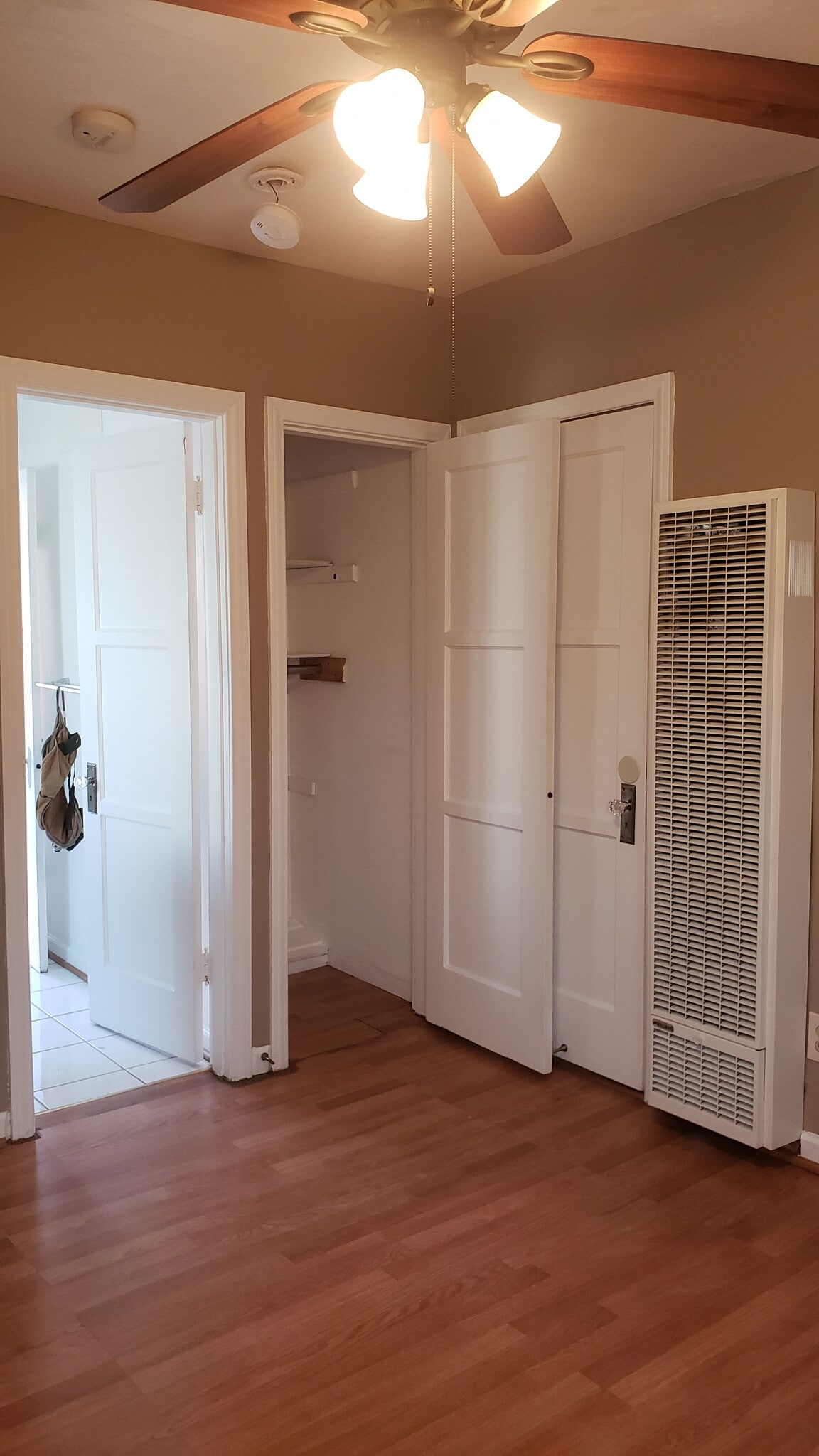 Bedroom Closet - 4049 Sunset Dr