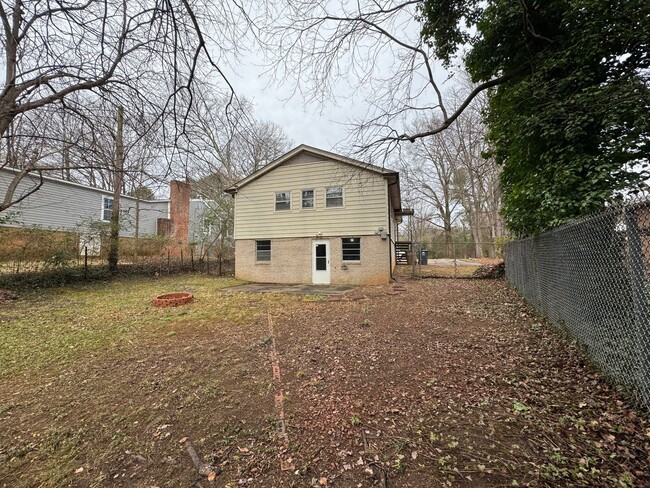 Building Photo - 3 Bedroom Home with a Basement