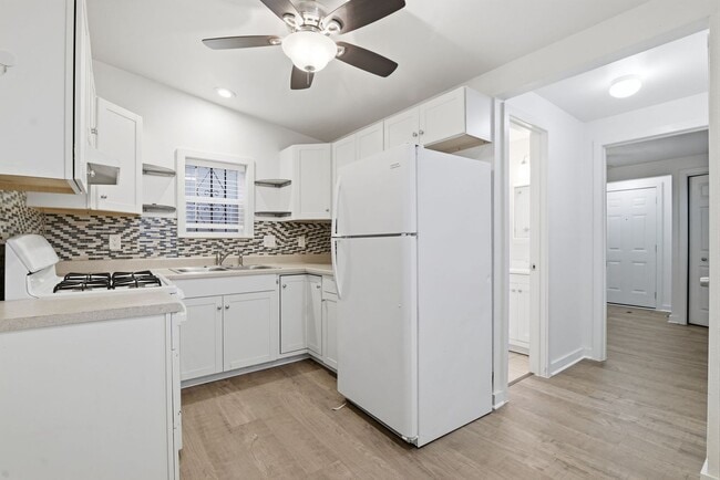 Building Photo - Cozy 1-Bedroom Home