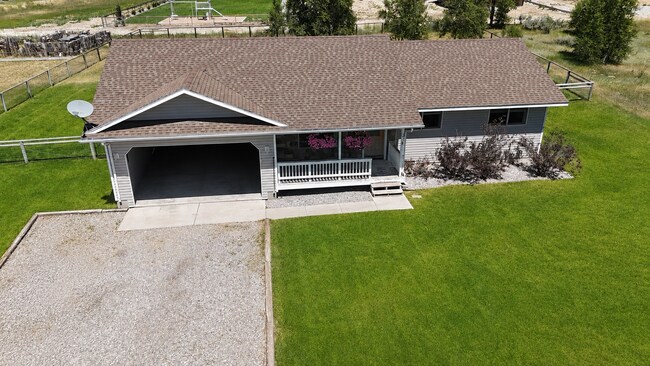 Building Photo - 216 Butte Dr