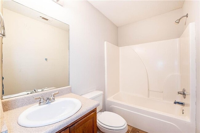Building Photo - 310 E Marietta Ct