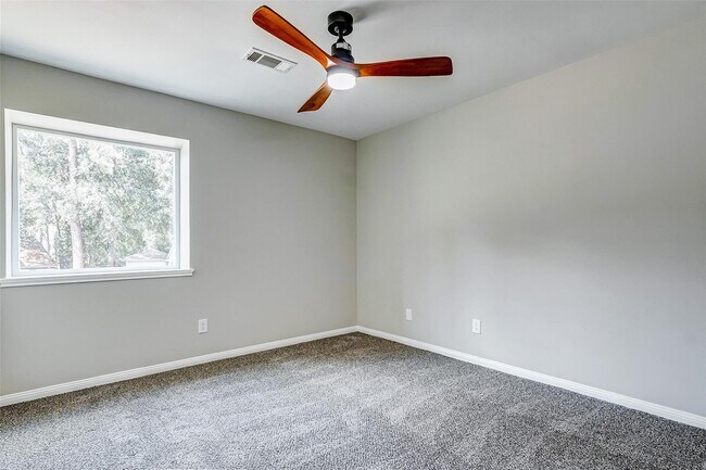 Building Photo - 5219 Lookout Mountain Dr
