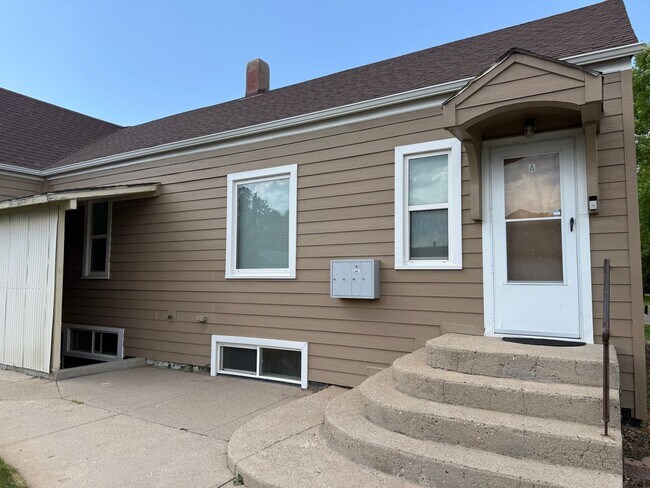 Building Photo - One Bedroom, One-bathroom Apartments Locat...