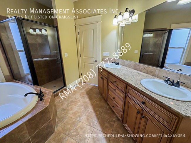 Building Photo - 919 E Boise Ave