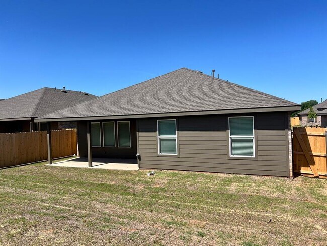 Building Photo - 2908 Firefly Dr