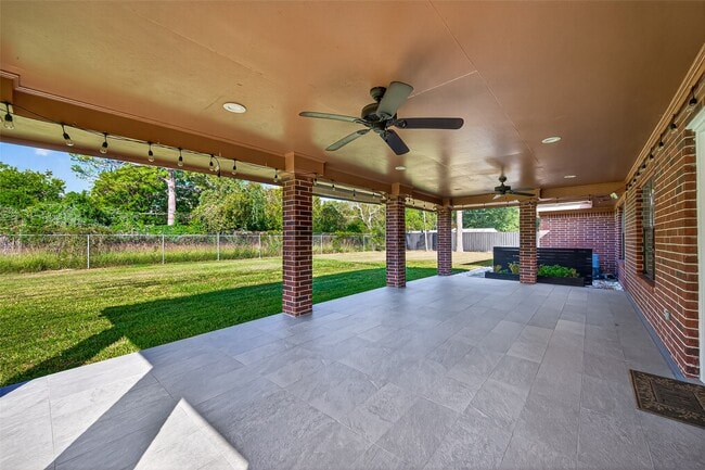 Building Photo - 11507 Oak Valley Dr