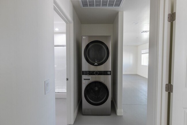 Building Photo - 1524 Porter St