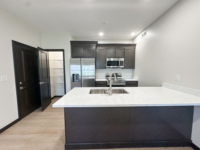 Primary Photo - New! Beautiful 1 Bed, 1 Bath Apartment in ...