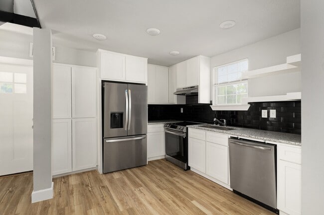 Building Photo - 314 Short St