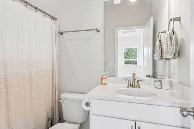 Building Photo - 140 Jackson Alan Dr