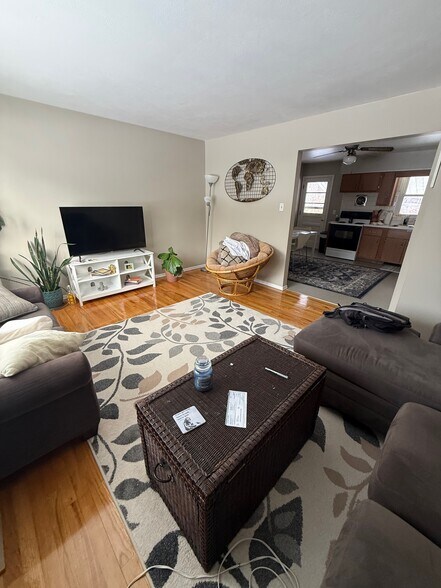 Building Photo - 7 Apple Blossom Ln