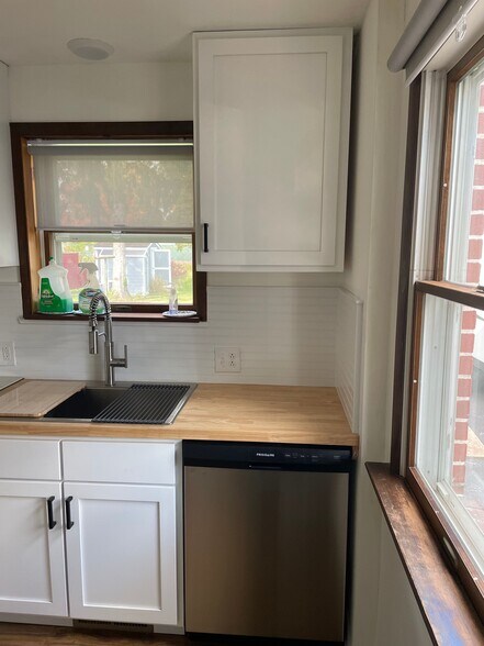 Building Photo - 108 Essex St