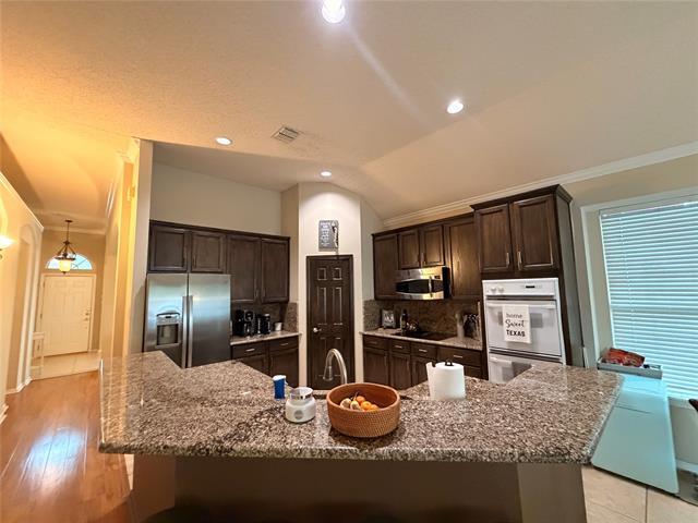 Building Photo - 8640 Woodcreek Dr