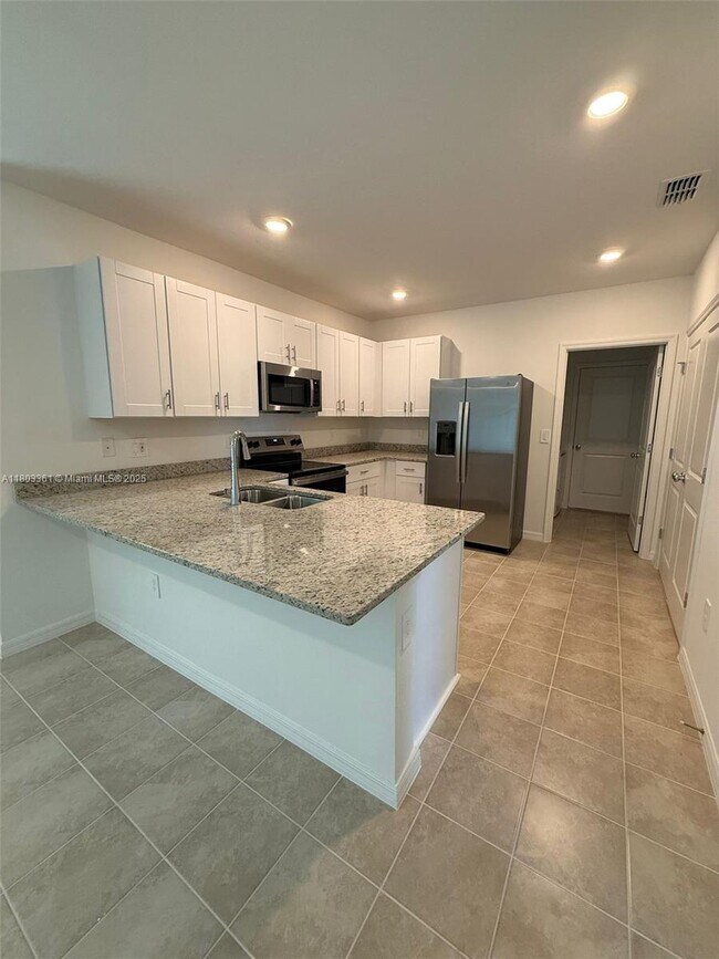 Building Photo - 5658 Nispero Wy