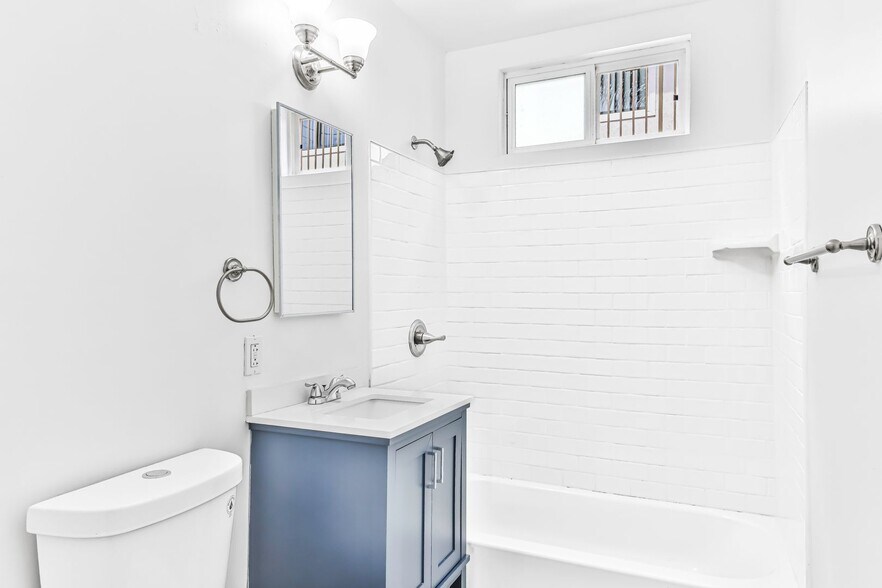 Building Photo - 636 Linden Ave