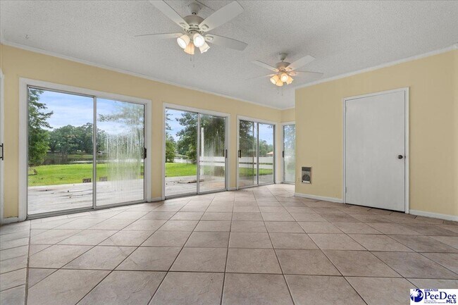 Building Photo - 3820 W Lake Dr