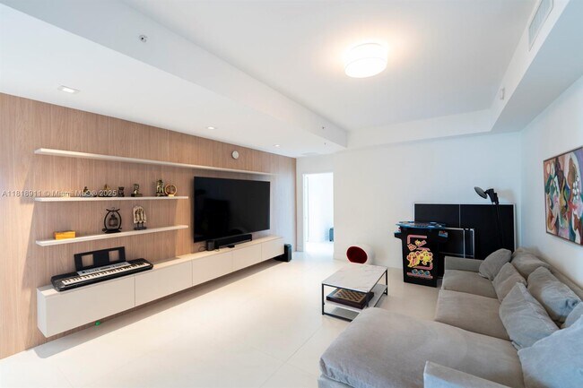 Building Photo - 330 Sunny Isles Blvd