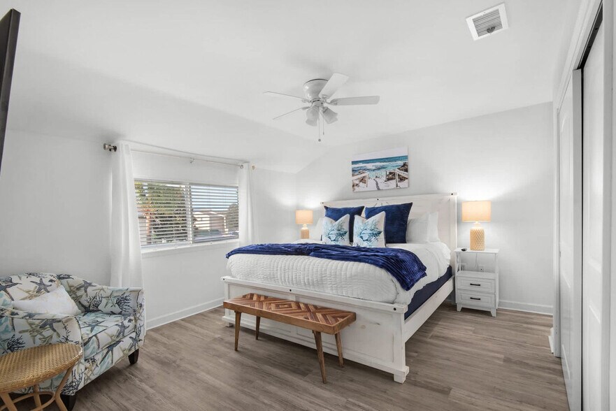 Building Photo - 3795 Scenic Hwy 98