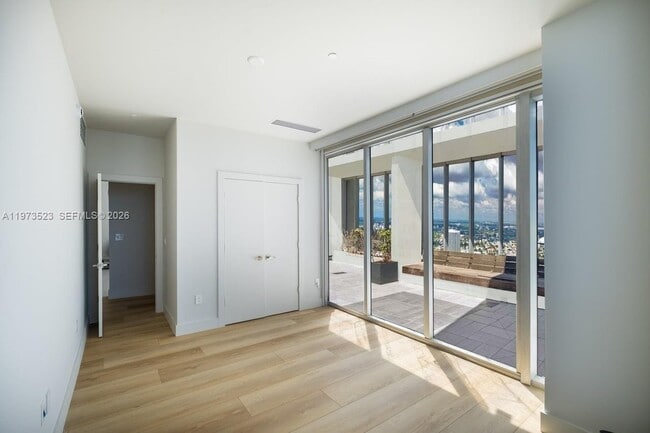 Building Photo - 465 Brickell Ave