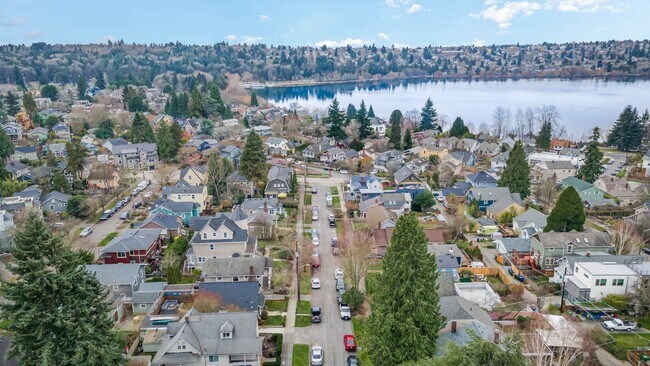 Building Photo - 4bd/3ba Seattle Home