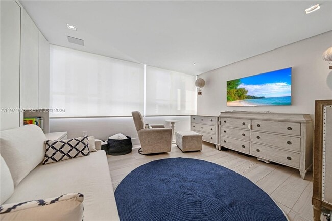 Building Photo - 11 Island Ave