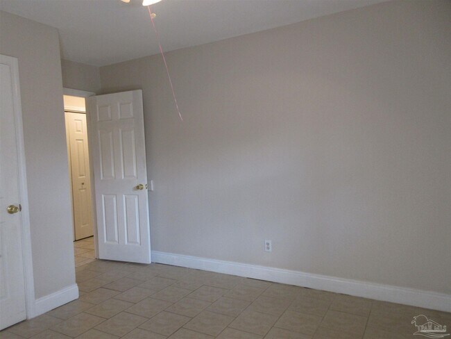 Building Photo - 4389 Pine Villa Cir