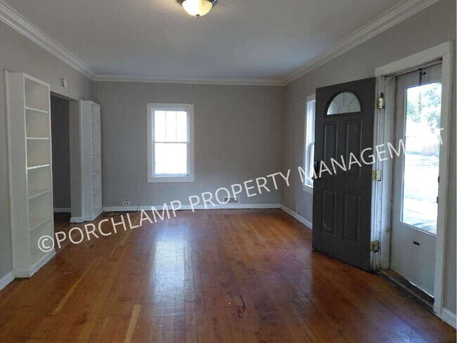 Building Photo - 319 E Forest Ave
