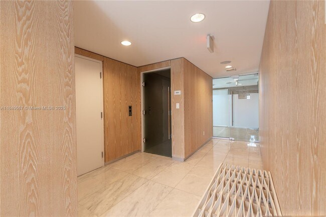 Building Photo - 400 Sunny Isles Blvd