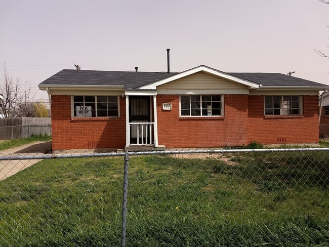 Building Photo - 920 Gardenia St