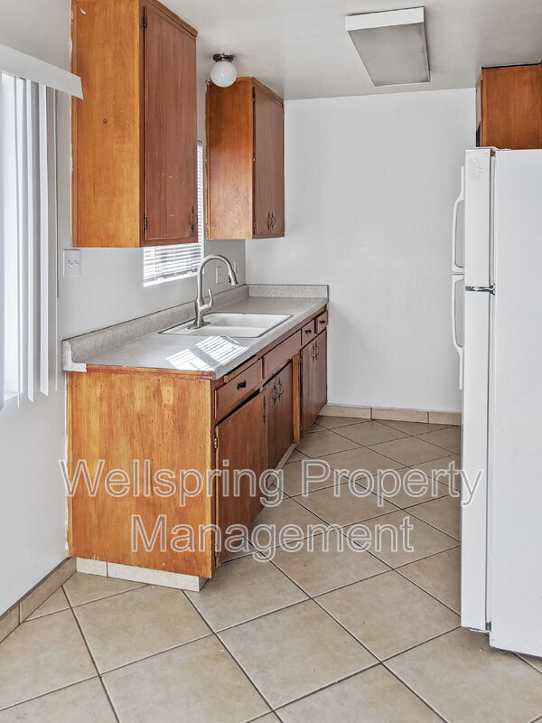 Building Photo - 213 Panamint Ave